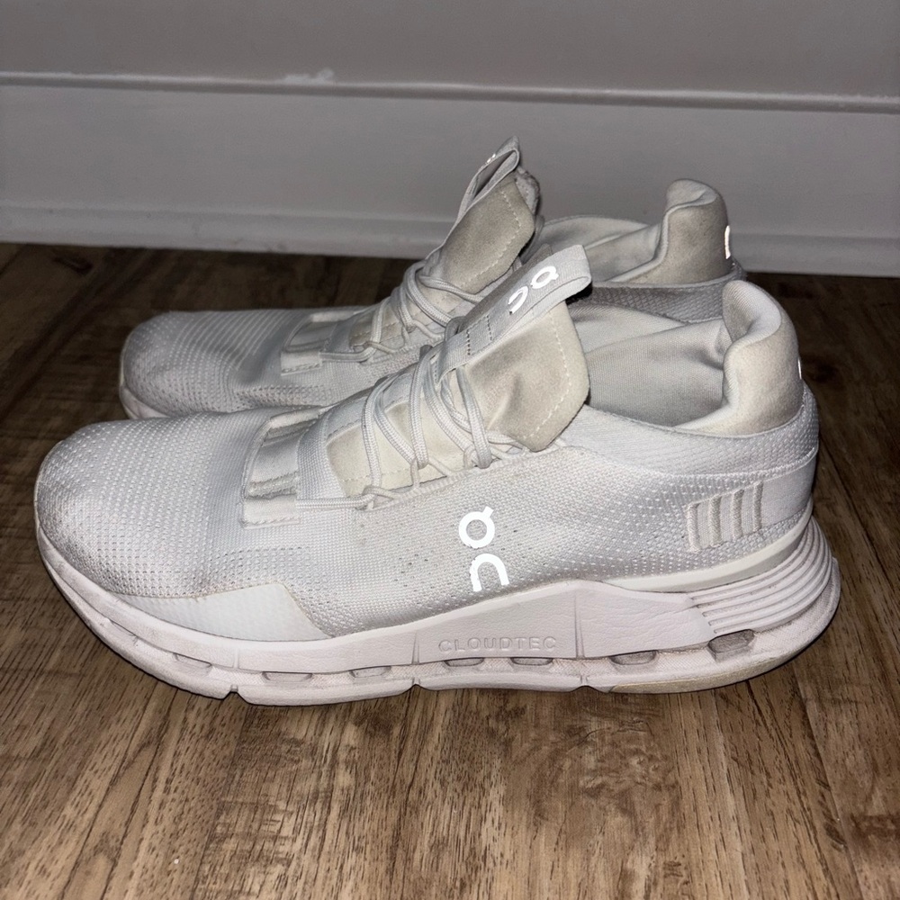 On Running Cloudtec - W Size 8 -White Athletic Shoes